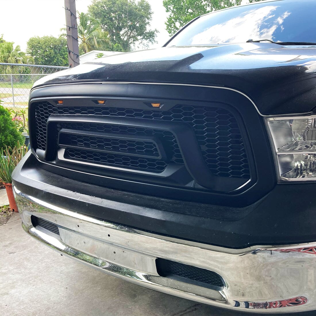 Rebel Style Front Grille W/Amber LED Lights For 2013-2018 Dodge Ram 1500| Amoffroad