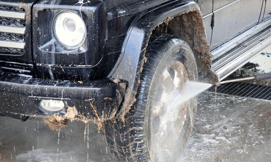 The Dos and Don’ts of Washing Mud Off Your Jeep